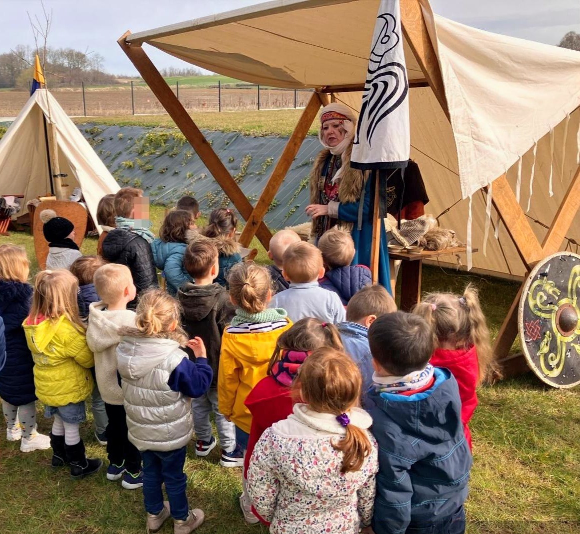 Atelier sensoriel et historique : “Au Fil d’Anya – Voyage textile au Moyen Âge" - Photo 1