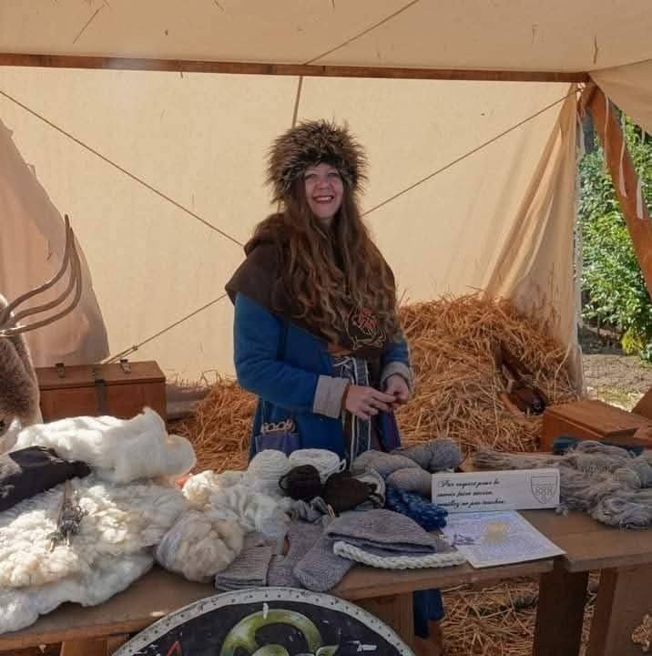 Atelier sensoriel et historique : “Au Fil d’Anya – Voyage textile au Moyen Âge" - Photo 2